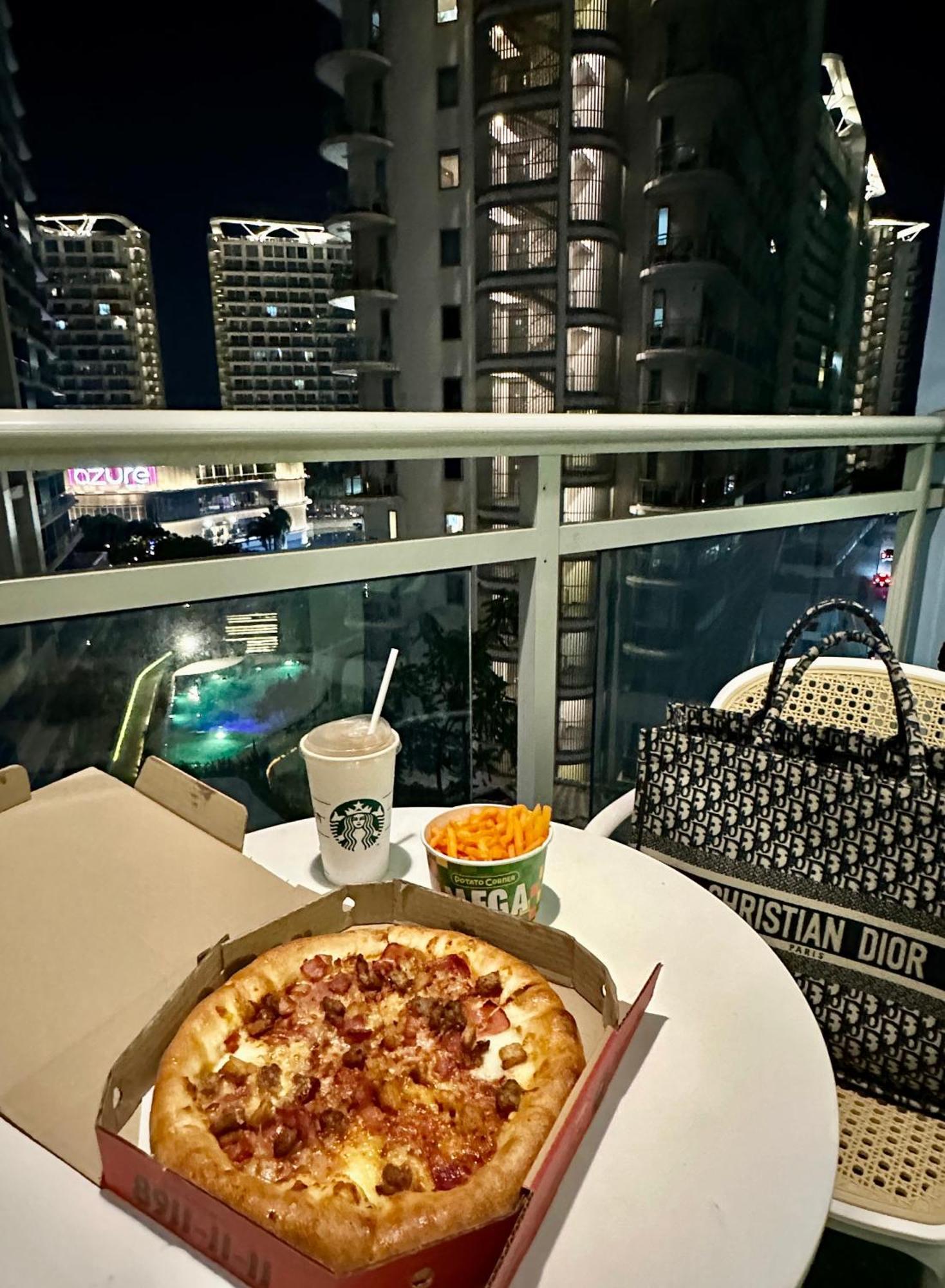 Azure Beach Club Taguig Eksteriør bilde
